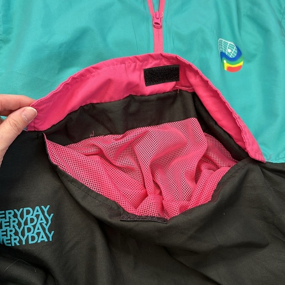 Trademark Brooklyn Cloth Nostalgic 90s Retro Vintage Style Hooded Jacket - Picture 7 of 7